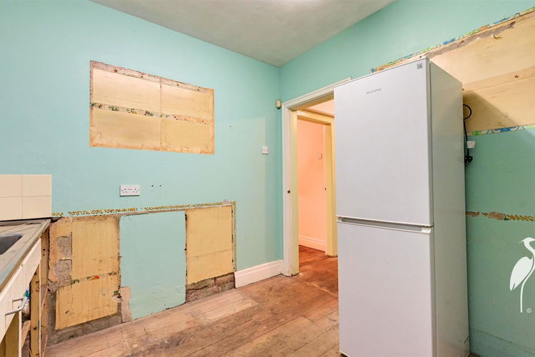 Kitchen - Picture 6 of 15