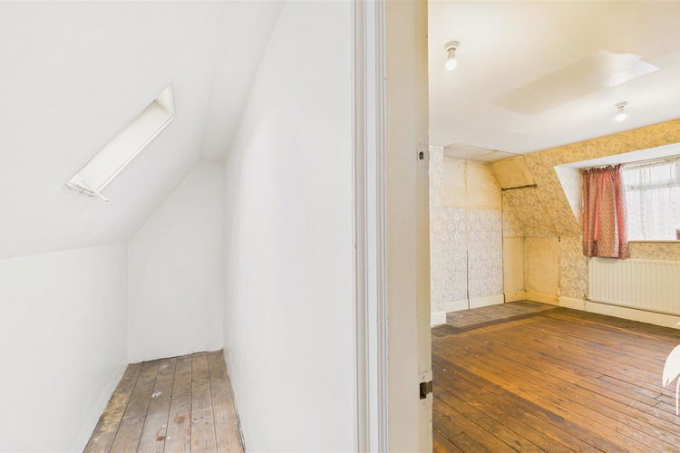 Bedroom 1 - Picture 10 of 15