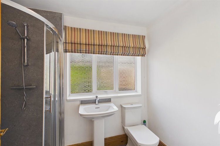 Shower Room - Picture 18 of 30