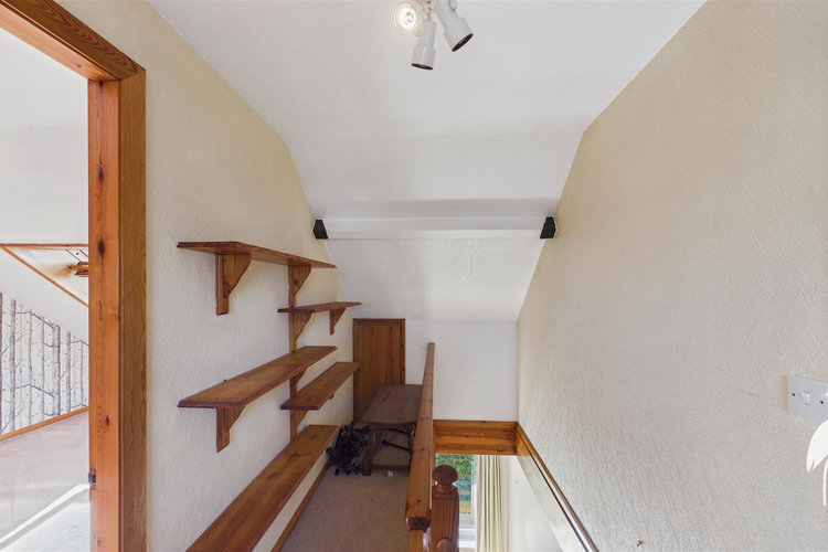 First Floor Landing - Picture 20 of 30