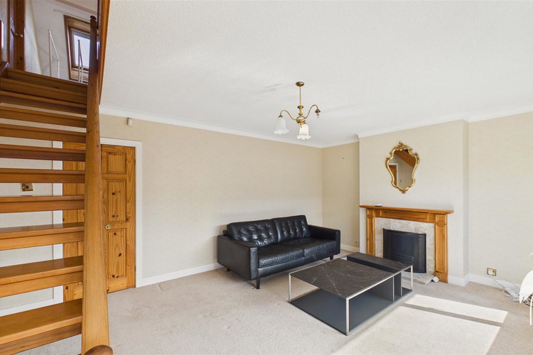 Lounge - Picture 4 of 30