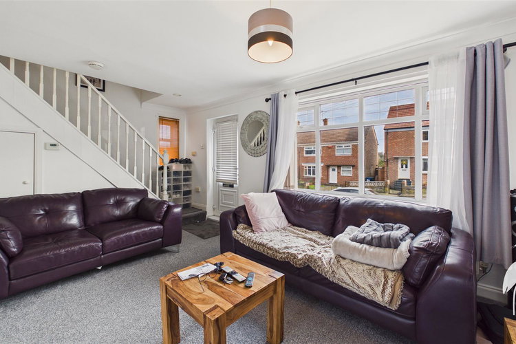 Lounge - Picture 3 of 17