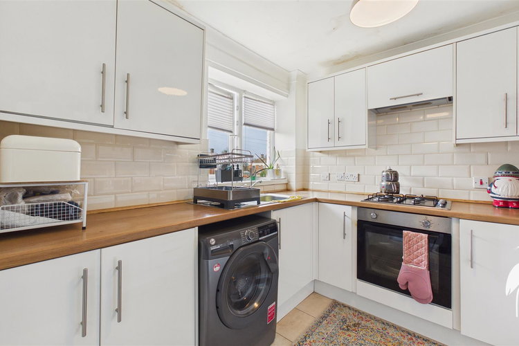 Kitchen - Picture 7 of 17