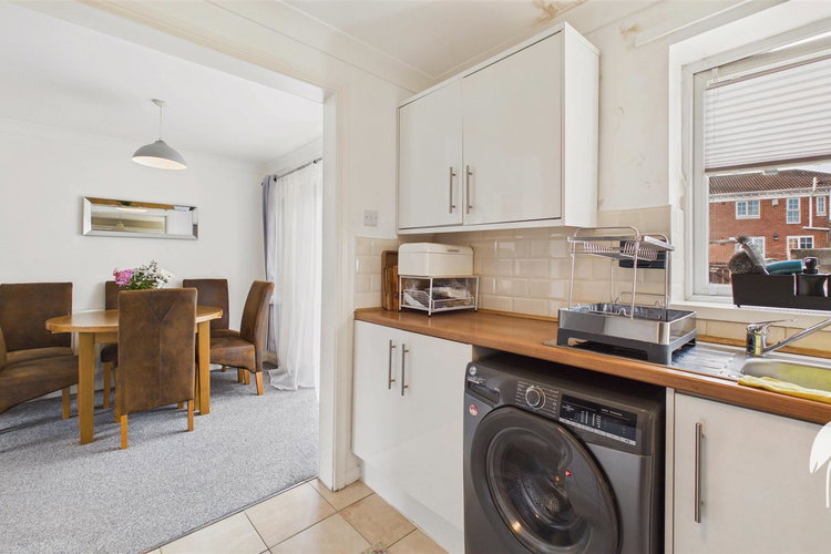 Kitchen - Picture 9 of 17