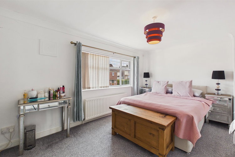 Bedroom 1 - Picture 10 of 17