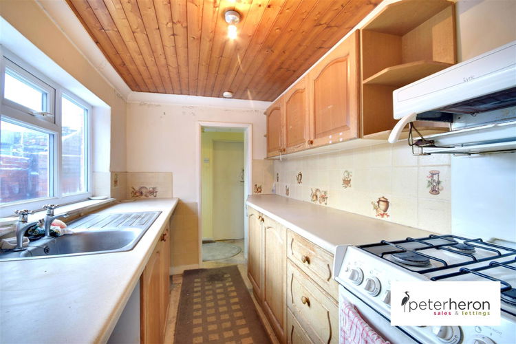Kitchen - Picture 3 of 8