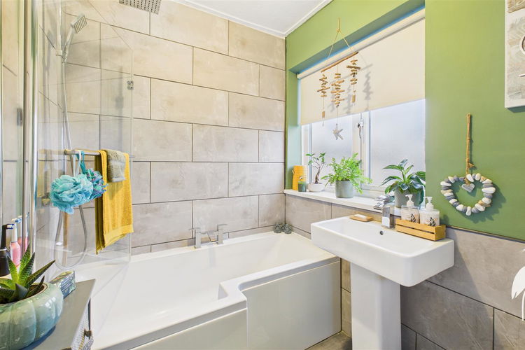 Bathroom - Picture 14 of 21