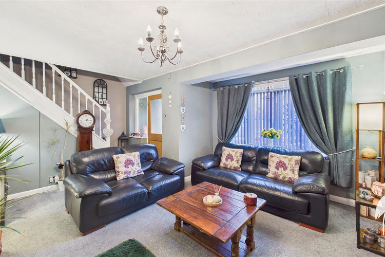 Lounge - Picture 4 of 21