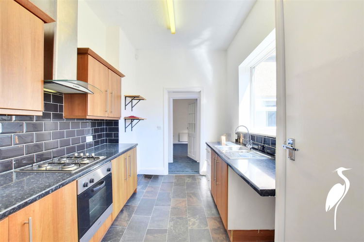 Kitchen - Picture 6 of 18