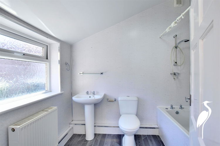 Bathroom - Picture 7 of 18