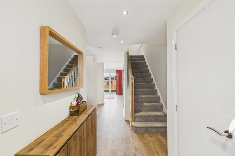 Entrance Hall - Picture 14 of 33