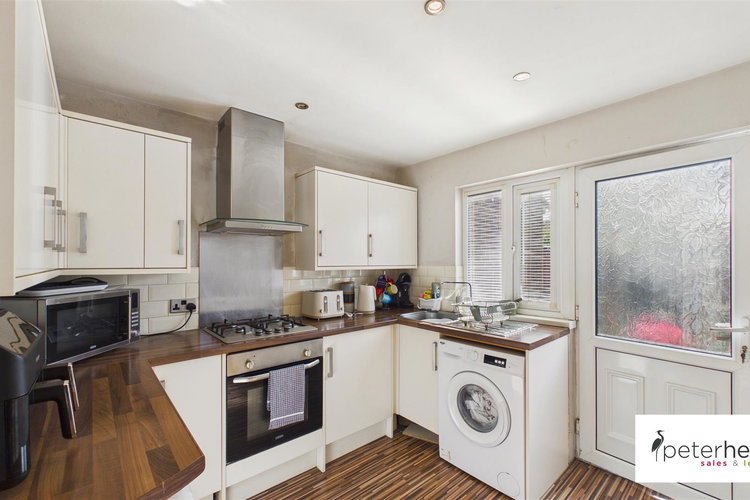 Kitchen - Picture 5 of 19