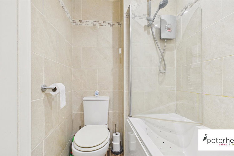Bathroom - Picture 15 of 19