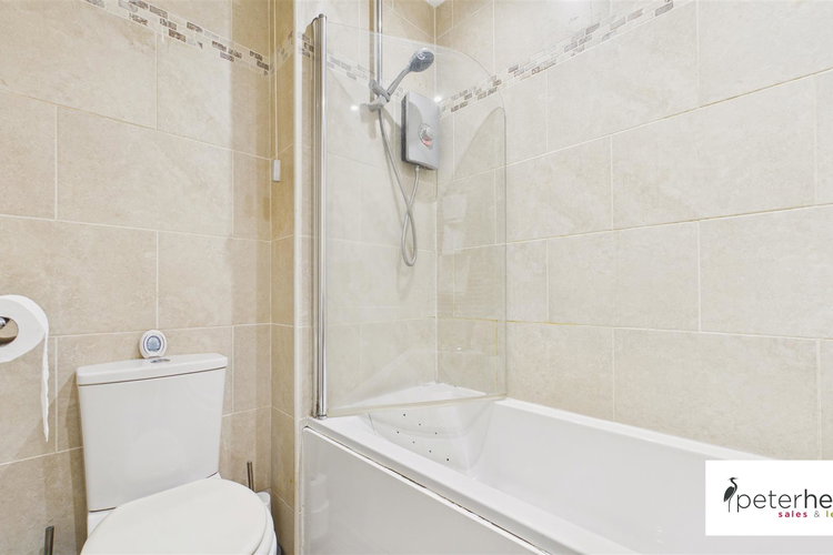 Bathroom - Picture 16 of 19