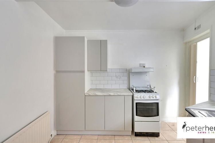 Kitchen - Picture 6 of 14