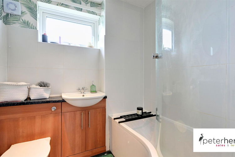 Bathroom - Picture 24 of 33