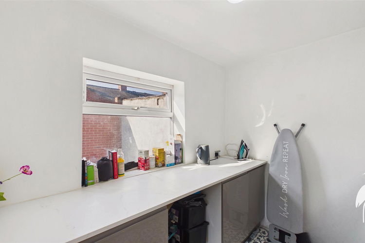 Utility - Picture 8 of 24