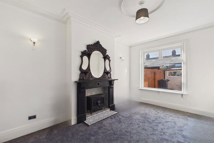 Dining Room - Picture 3 of 24