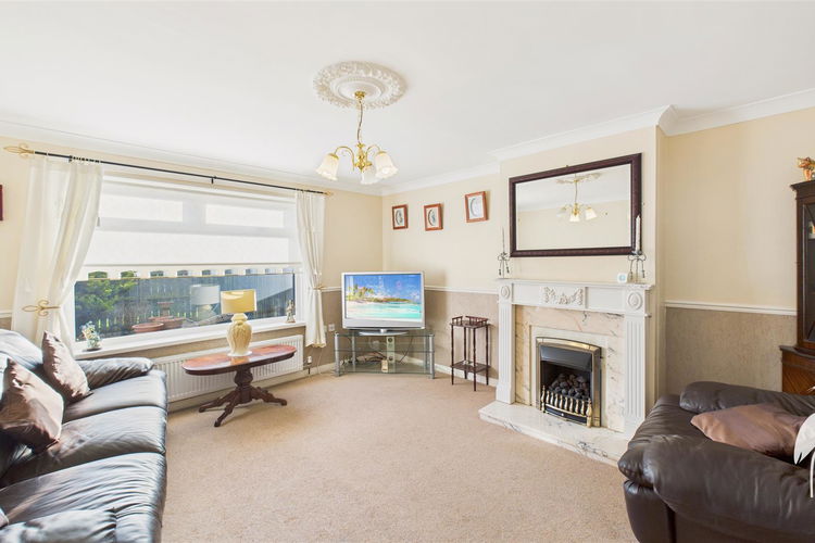 Lounge - Picture 2 of 23