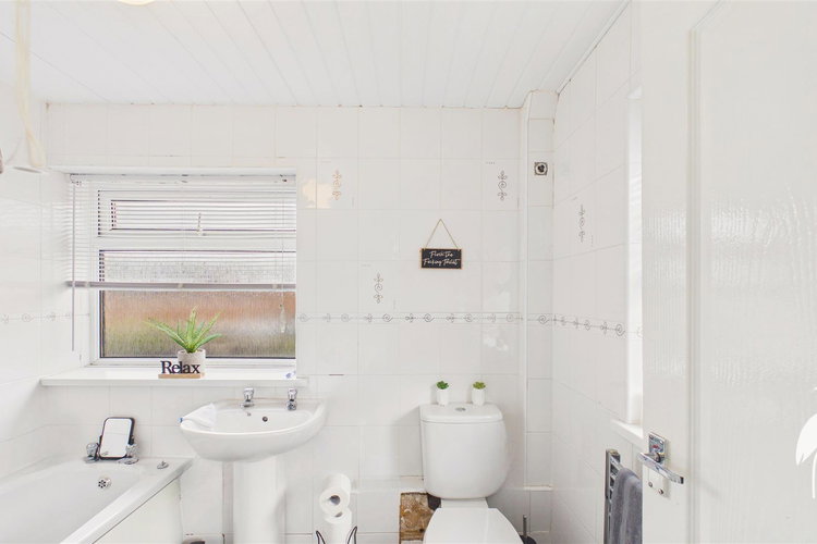 Outside - Picture 16 of 18