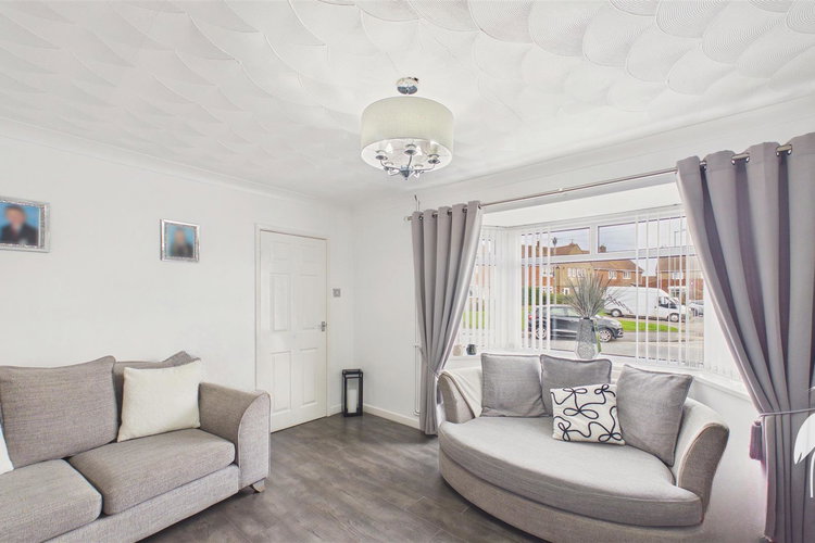 Lounge - Picture 4 of 18