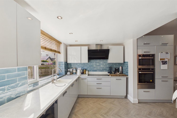 Kitchen - Picture 13 of 44