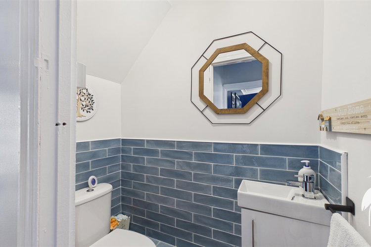 Cloakroom/WC - Picture 15 of 44