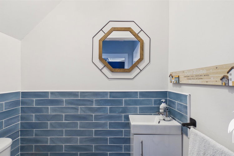 Cloakroom/WC - Picture 16 of 44