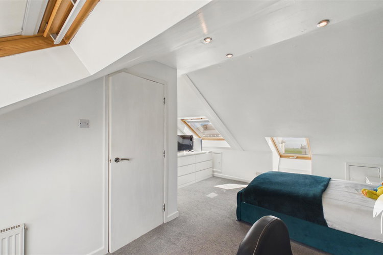 Bedroom 5 - Picture 34 of 44