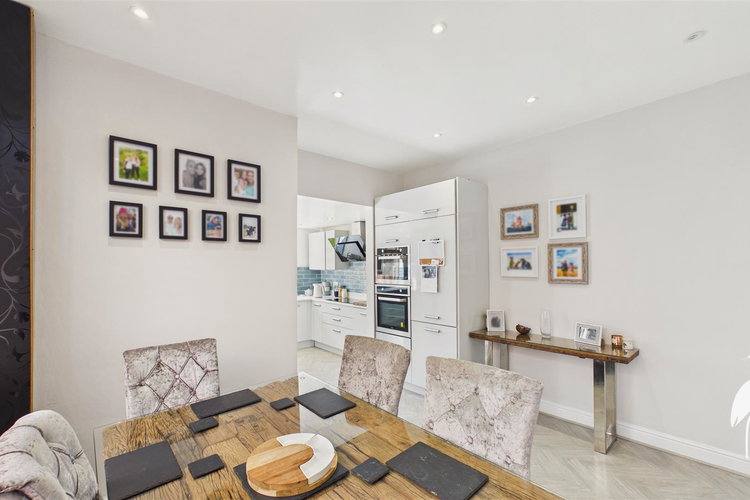 Dining Room - Picture 9 of 44