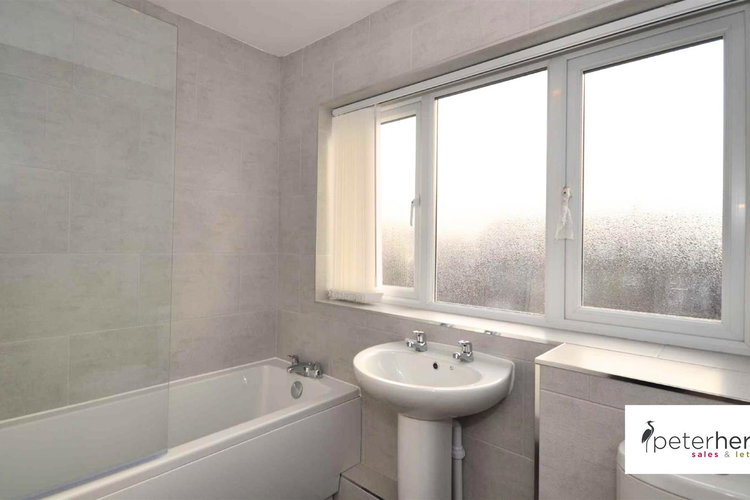 Bathroom - Picture 9 of 9
