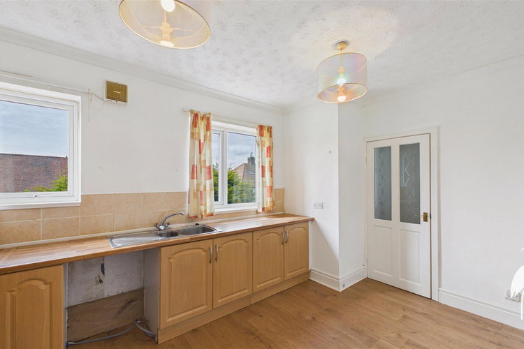 Kitchen - Picture 7 of 22