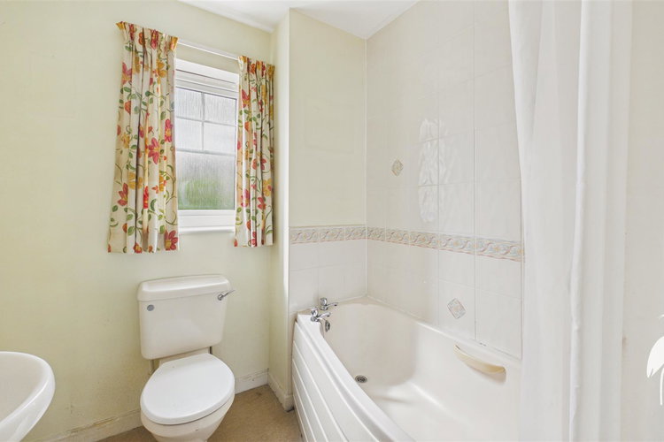 Bathroom - Picture 16 of 19