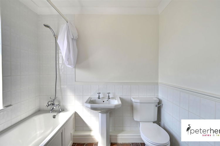 Bathroom - Picture 13 of 16