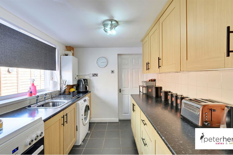 Kitchen - Picture 7 of 18
