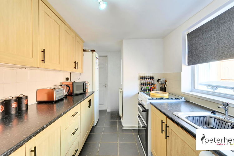 Kitchen - Picture 8 of 18