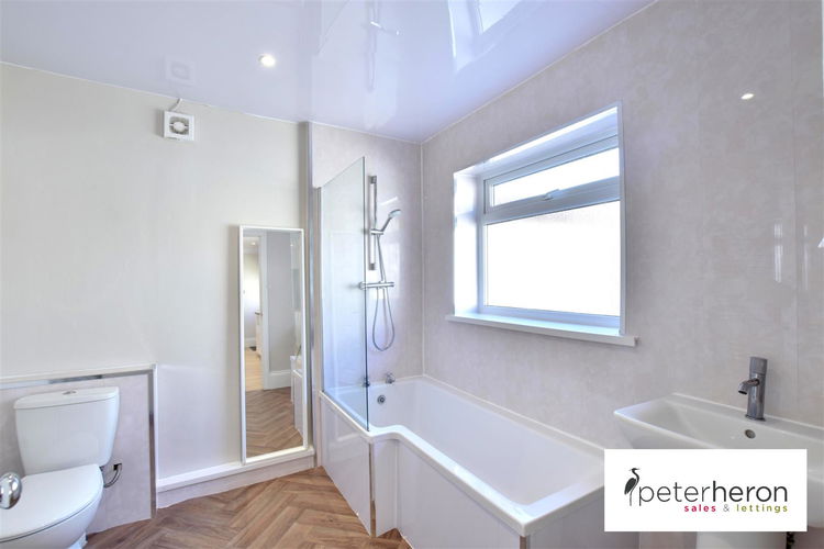 Bathroom - Picture 7 of 12