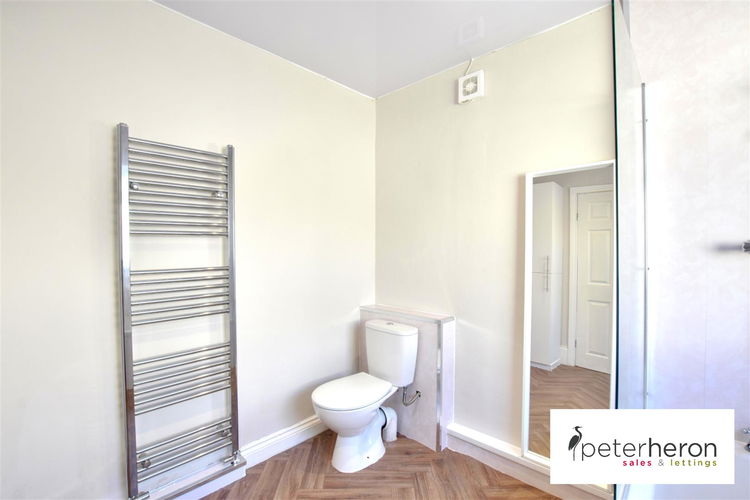 Bathroom - Picture 8 of 12