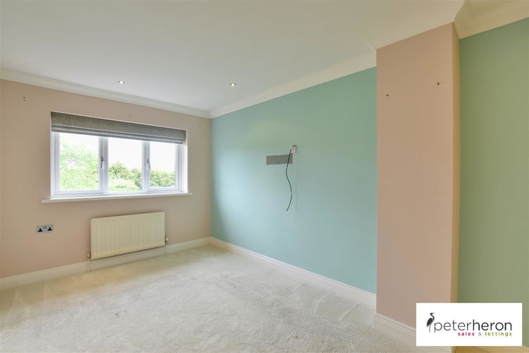 Bedroom 1 - Picture 5 of 11