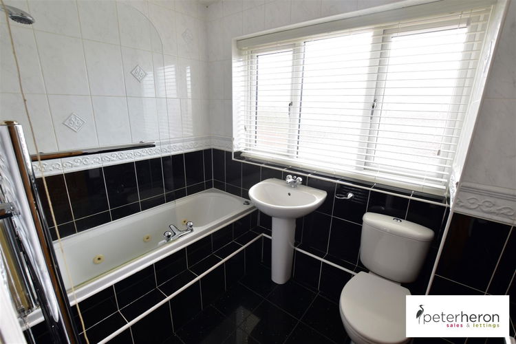 Bathroom - Picture 8 of 11