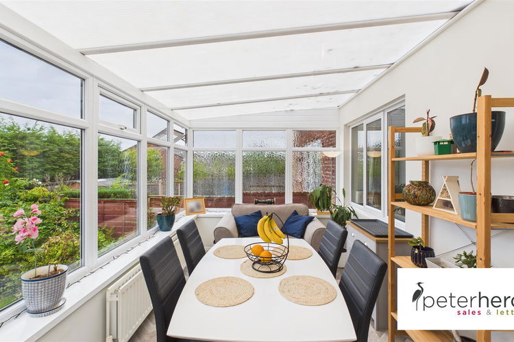 Conservatory - Picture 5 of 22