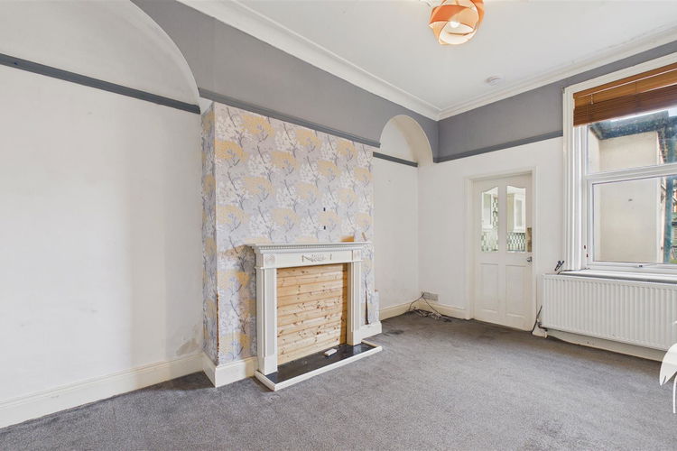 Lounge - Picture 2 of 14