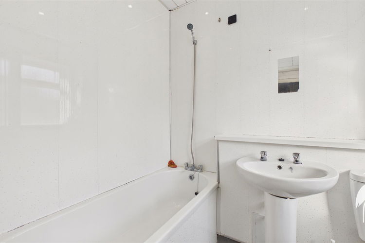 Bathroom - Picture 11 of 14