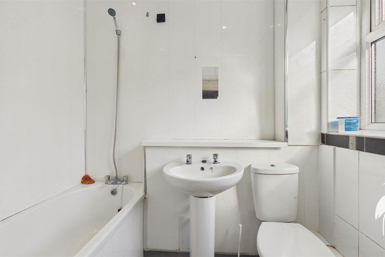 Bathroom - Picture 12 of 14