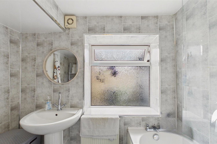 Bathroom - Picture 11 of 20