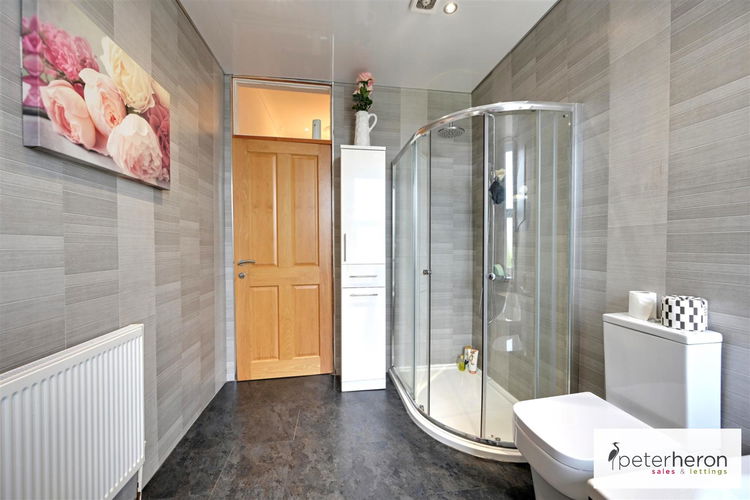 Bathroom - Picture 16 of 18