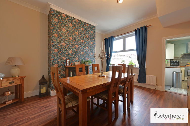 Dining Room - Picture 4 of 18