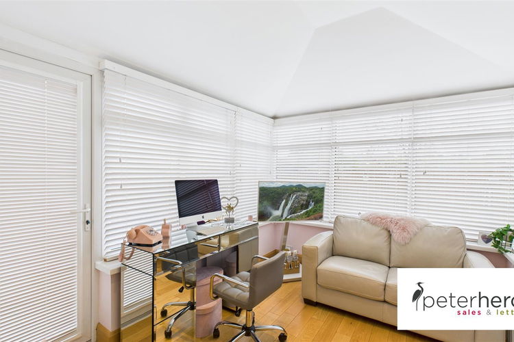 Conservatory - Picture 11 of 31