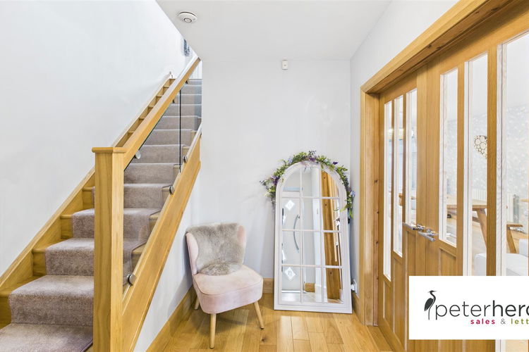 Entrance Hall - Picture 15 of 31