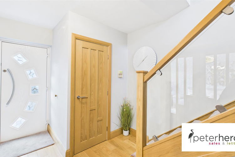 Entrance Hall - Picture 16 of 31